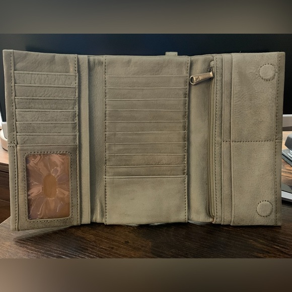 ‼️LAST CALL SALE‼️🥹RETIRED🥹 HOBO Keen Continental Trifold Wallet - Picture 7 of 16